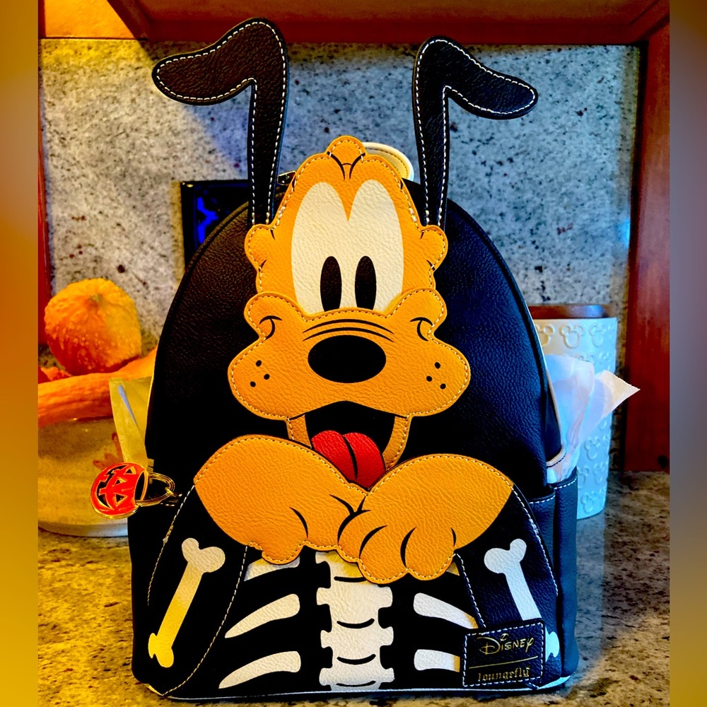 Disney Loungefly Pluto Skeleton Glow in the Dark Backpack New with Tags! 🖤🤍🖤